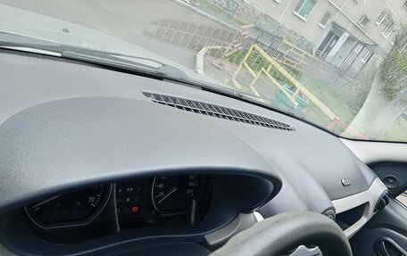 Renault Logan I, 2012 год, 600 000 рублей, 14 фотография