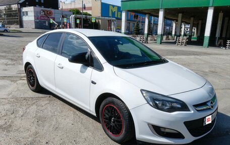 Opel Astra J, 2013 год, 750 000 рублей, 3 фотография