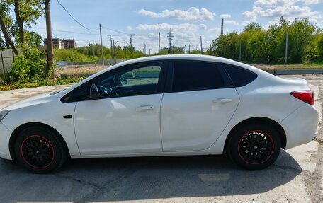 Opel Astra J, 2013 год, 750 000 рублей, 13 фотография
