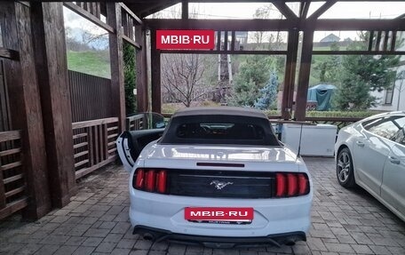 Ford Mustang VI рестайлинг, 2019 год, 2 800 000 рублей, 3 фотография