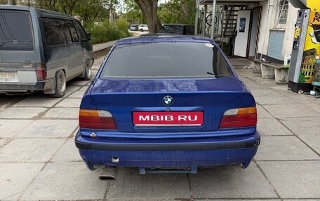 BMW 3 серия, 1994 год, 900 000 рублей, 3 фотография