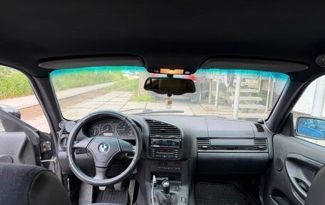 BMW 3 серия, 1994 год, 900 000 рублей, 13 фотография