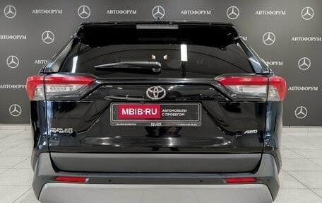 Toyota RAV4, 2021 год, 3 850 000 рублей, 6 фотография