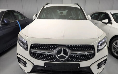 Mercedes-Benz GLB, 2025 год, 6 150 000 рублей, 2 фотография