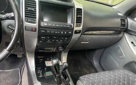 Toyota Land Cruiser Prado 120 рестайлинг, 2007 год, 2 200 000 рублей, 7 фотография