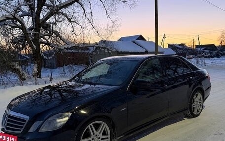 Mercedes-Benz E-Класс, 2010 год, 950 000 рублей, 3 фотография