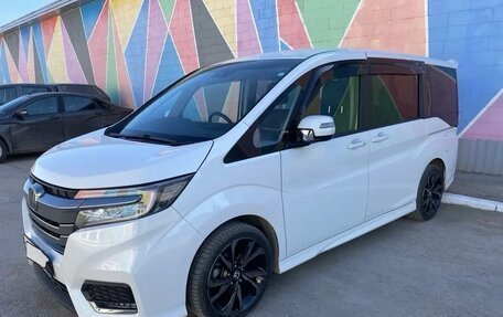 Honda Stepwgn IV, 2021 год, 2 130 000 рублей, 2 фотография