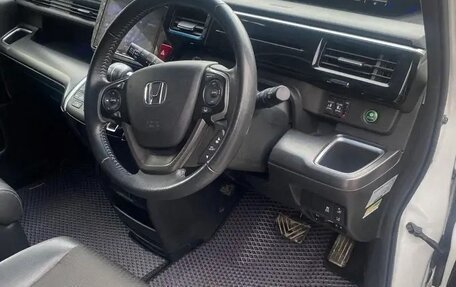 Honda Stepwgn IV, 2021 год, 2 130 000 рублей, 15 фотография