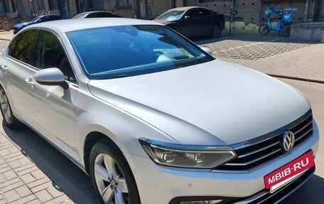 Volkswagen Passat B8 рестайлинг, 2020 год, 2 500 000 рублей, 2 фотография
