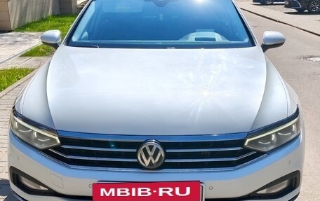 Volkswagen Passat B8 рестайлинг, 2020 год, 2 500 000 рублей, 3 фотография