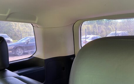 Toyota Land Cruiser 200, 2015 год, 3 874 000 рублей, 32 фотография
