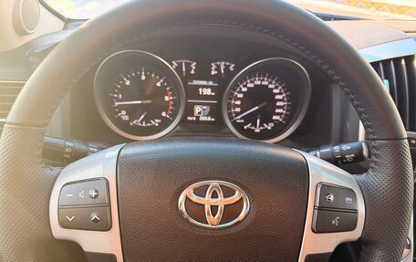 Toyota Land Cruiser 200, 2012 год, 3 100 000 рублей, 10 фотография