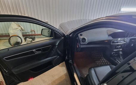 Mercedes-Benz C-Класс, 2012 год, 1 600 000 рублей, 36 фотография