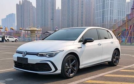 Volkswagen Golf VIII, 2022 год, 1 975 000 рублей, 1 фотография