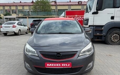 Opel Astra J, 2012 год, 690 000 рублей, 1 фотография