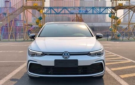 Volkswagen Golf VIII, 2022 год, 1 975 000 рублей, 2 фотография