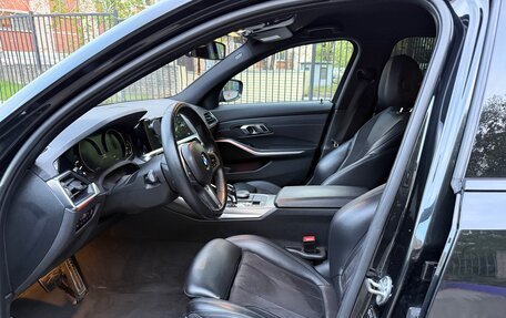 BMW 3 серия, 2019 год, 3 390 000 рублей, 17 фотография