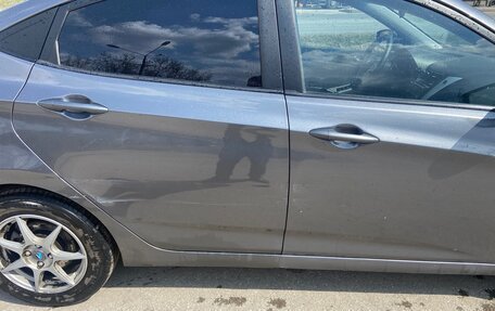 Hyundai Solaris II рестайлинг, 2011 год, 550 000 рублей, 3 фотография