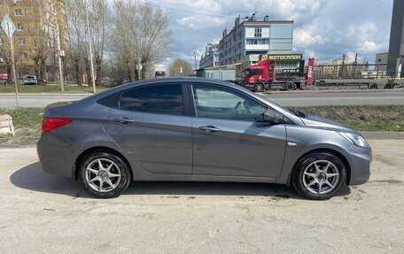 Hyundai Solaris II рестайлинг, 2011 год, 550 000 рублей, 4 фотография