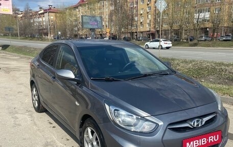 Hyundai Solaris II рестайлинг, 2011 год, 550 000 рублей, 2 фотография