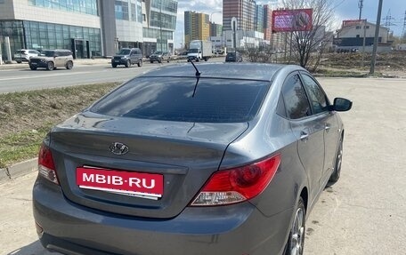 Hyundai Solaris II рестайлинг, 2011 год, 550 000 рублей, 5 фотография