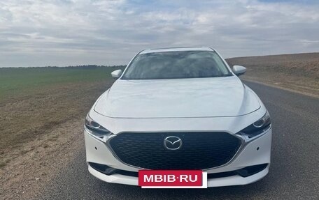Mazda 3, 2022 год, 1 900 000 рублей, 2 фотография
