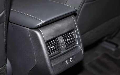 Toyota Camry, 2025 год, 3 990 000 рублей, 14 фотография