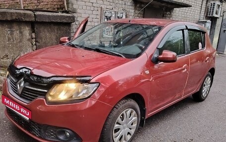 Renault Sandero II рестайлинг, 2014 год, 795 000 рублей, 2 фотография