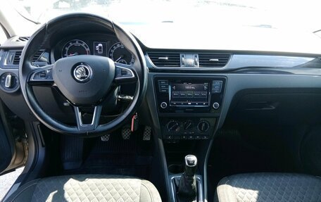 Skoda Rapid I, 2017 год, 1 000 000 рублей, 5 фотография