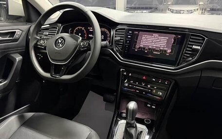 Volkswagen T-Roc I, 2023 год, 1 845 000 рублей, 13 фотография