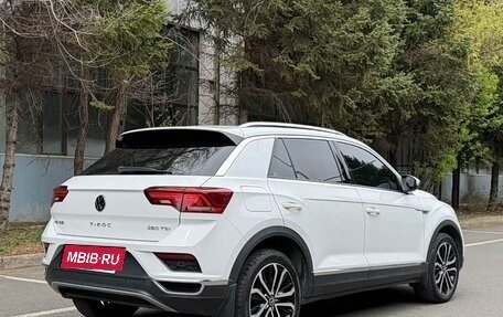 Volkswagen T-Roc I, 2023 год, 1 845 000 рублей, 5 фотография