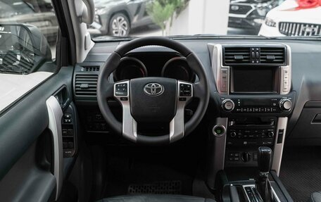 Toyota Land Cruiser Prado 150 рестайлинг 2, 2013 год, 2 590 000 рублей, 13 фотография