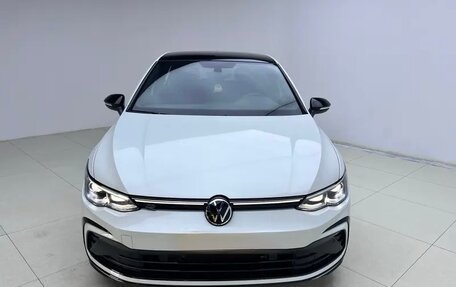 Volkswagen Golf VIII, 2023 год, 1 680 000 рублей, 2 фотография