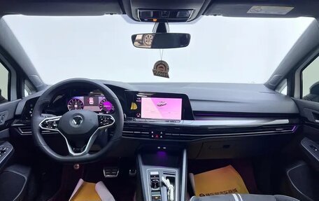 Volkswagen Golf VIII, 2023 год, 1 680 000 рублей, 11 фотография