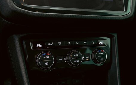 Volkswagen Tiguan II, 2019 год, 1 745 000 рублей, 15 фотография