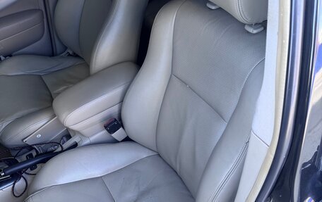 Toyota Avensis III рестайлинг, 2006 год, 950 000 рублей, 10 фотография