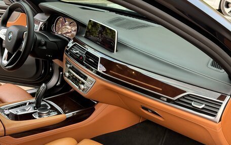 BMW 7 серия, 2016 год, 3 400 000 рублей, 18 фотография