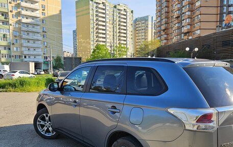Mitsubishi Outlander III рестайлинг 3, 2012 год, 1 400 000 рублей, 3 фотография