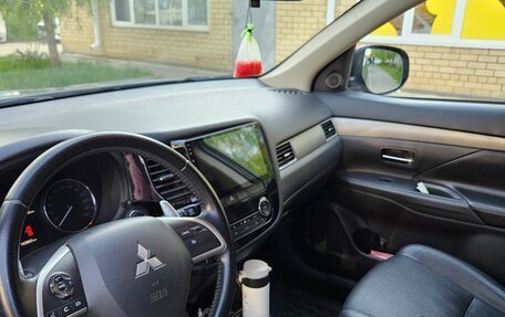 Mitsubishi Outlander III рестайлинг 3, 2012 год, 1 400 000 рублей, 6 фотография