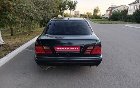 Mercedes-Benz E-Класс, 1998 год, 350 000 рублей, 9 фотография