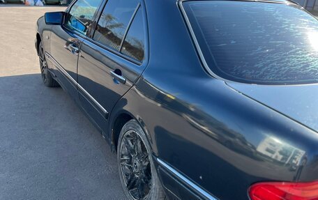 Mercedes-Benz E-Класс, 1998 год, 350 000 рублей, 24 фотография