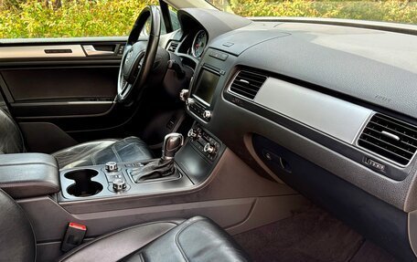 Volkswagen Touareg III, 2011 год, 2 390 000 рублей, 17 фотография