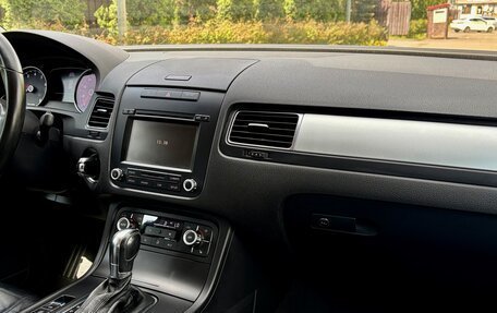 Volkswagen Touareg III, 2011 год, 2 390 000 рублей, 20 фотография
