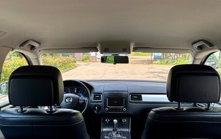 Volkswagen Touareg III, 2011 год, 2 390 000 рублей, 29 фотография