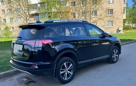 Toyota RAV4, 2018 год, 2 400 000 рублей, 4 фотография