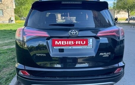 Toyota RAV4, 2018 год, 2 400 000 рублей, 6 фотография