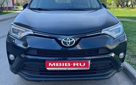 Toyota RAV4, 2018 год, 2 400 000 рублей, 2 фотография