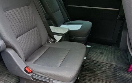 Volkswagen Multivan T5, 2004 год, 1 430 000 рублей, 7 фотография
