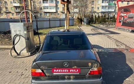 Mercedes-Benz E-Класс, 1993 год, 200 000 рублей, 6 фотография