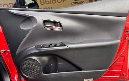 Toyota Prius IV XW50, 2019 год, 1 975 000 рублей, 14 фотография